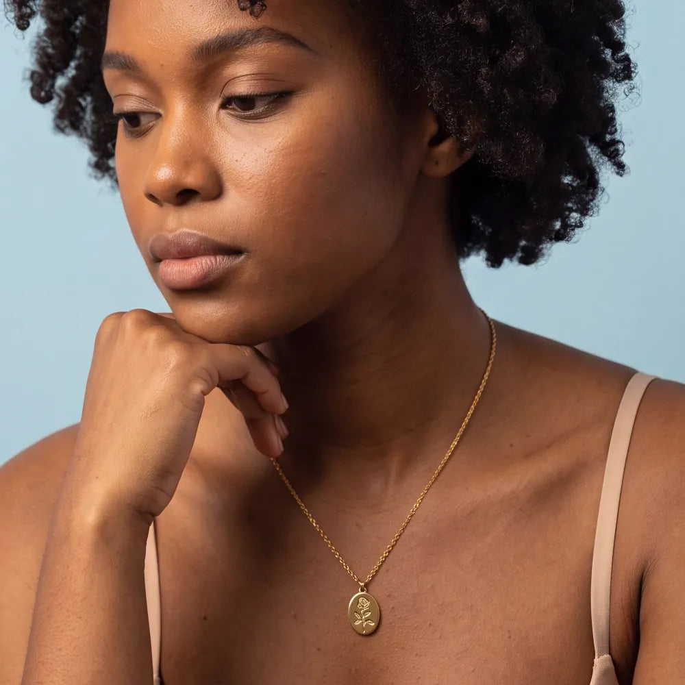 Genana Rosa Necklace on model