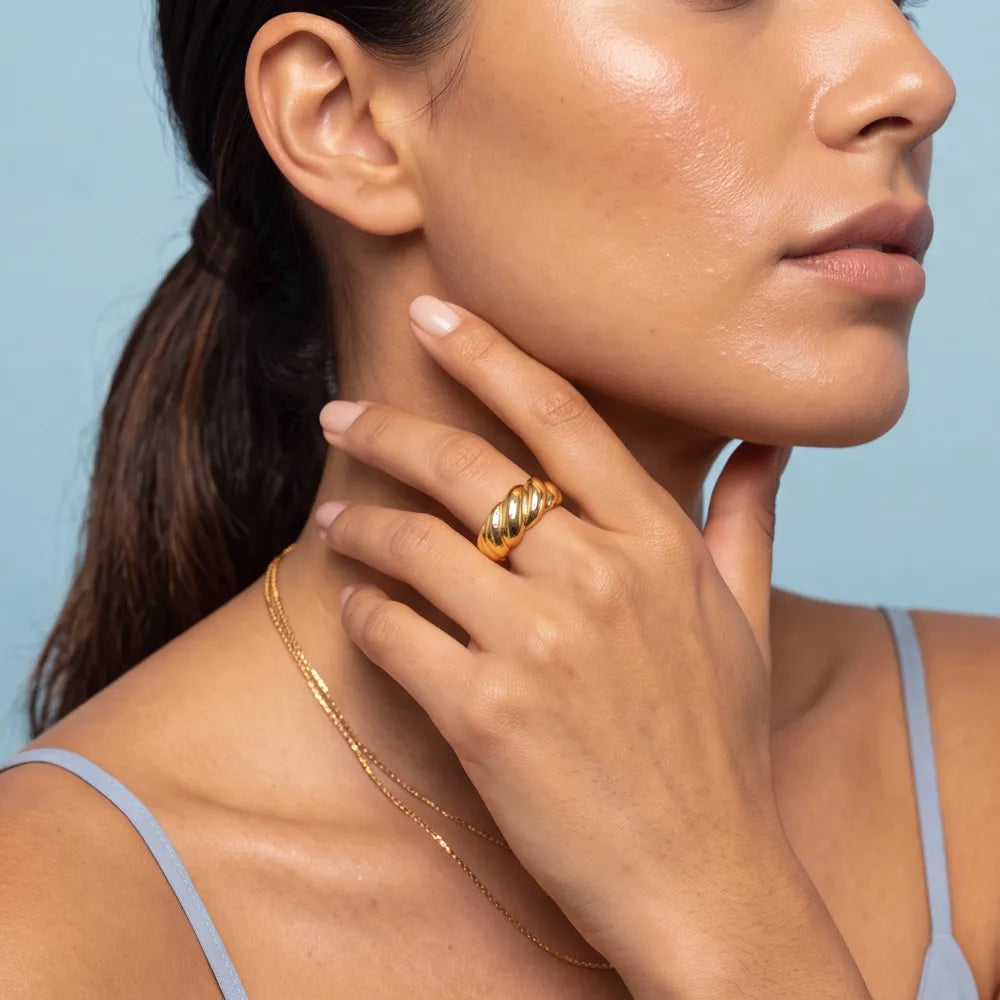 Genienne Ring worn