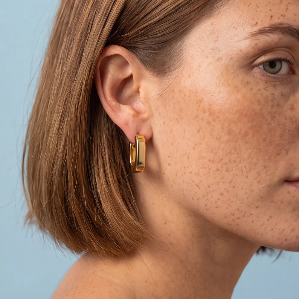 Belasia Earrings detail