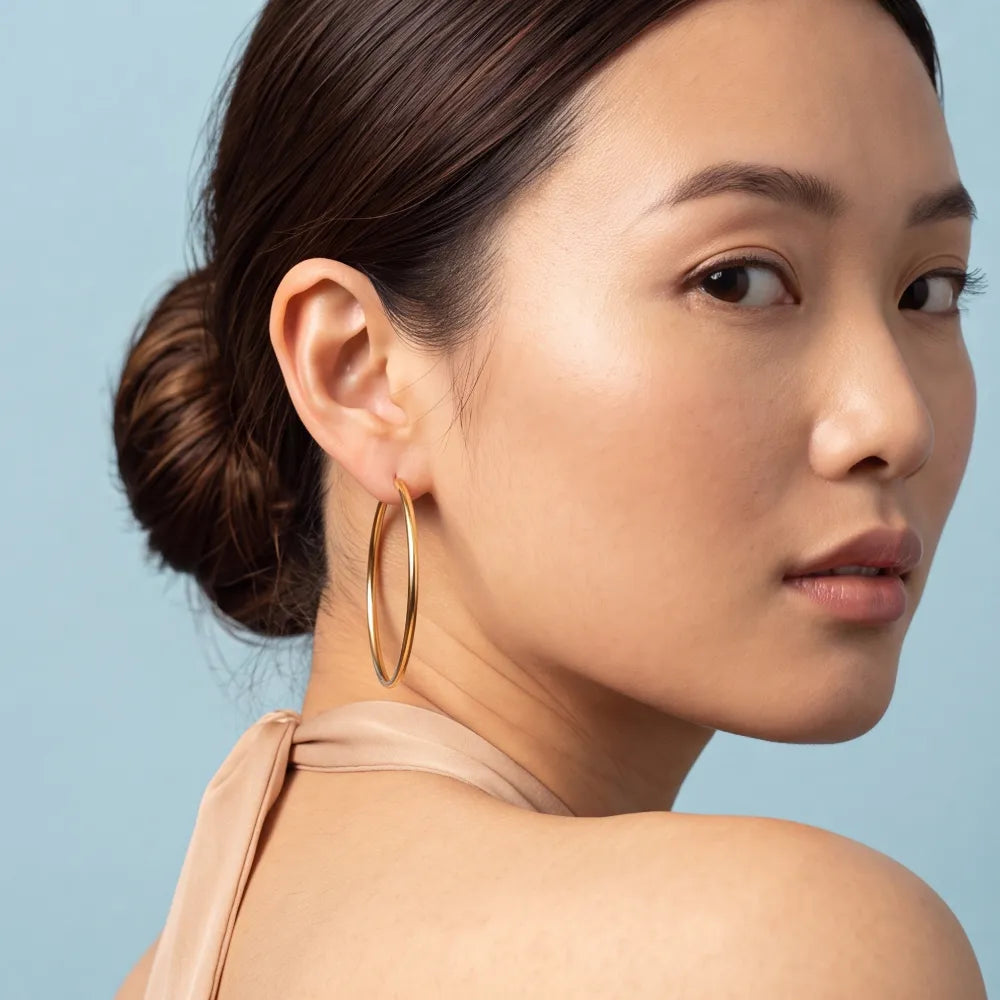 Belonde Hoops on model