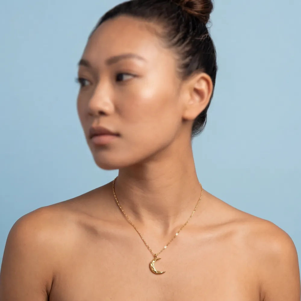 Beline Necklace detail