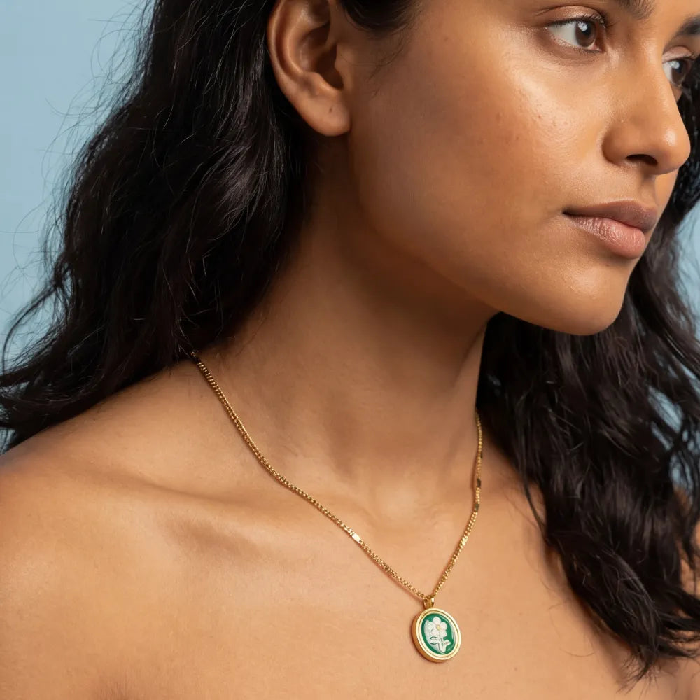 Alaris Necklace detail