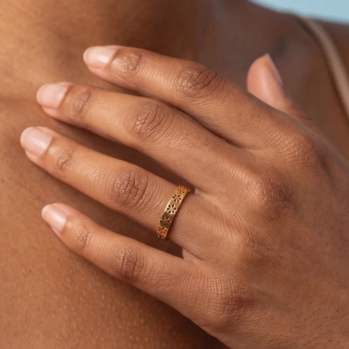 Alora Ring hero close-up