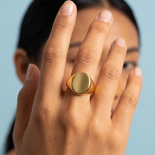 Alina Ring worn