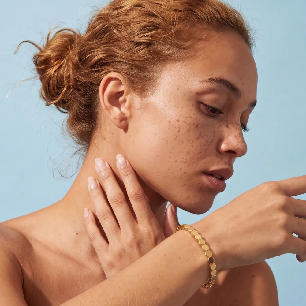 Genonde Honeycomb Bangle detail
