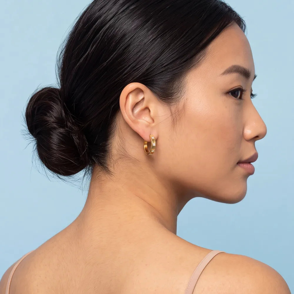 Helenne Hoops on model