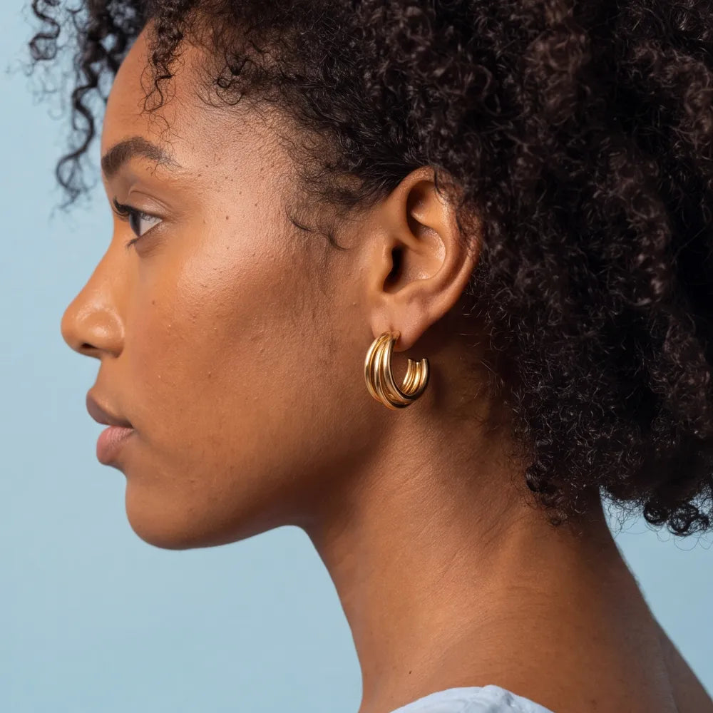 Geniva C-Ring Earrings detail