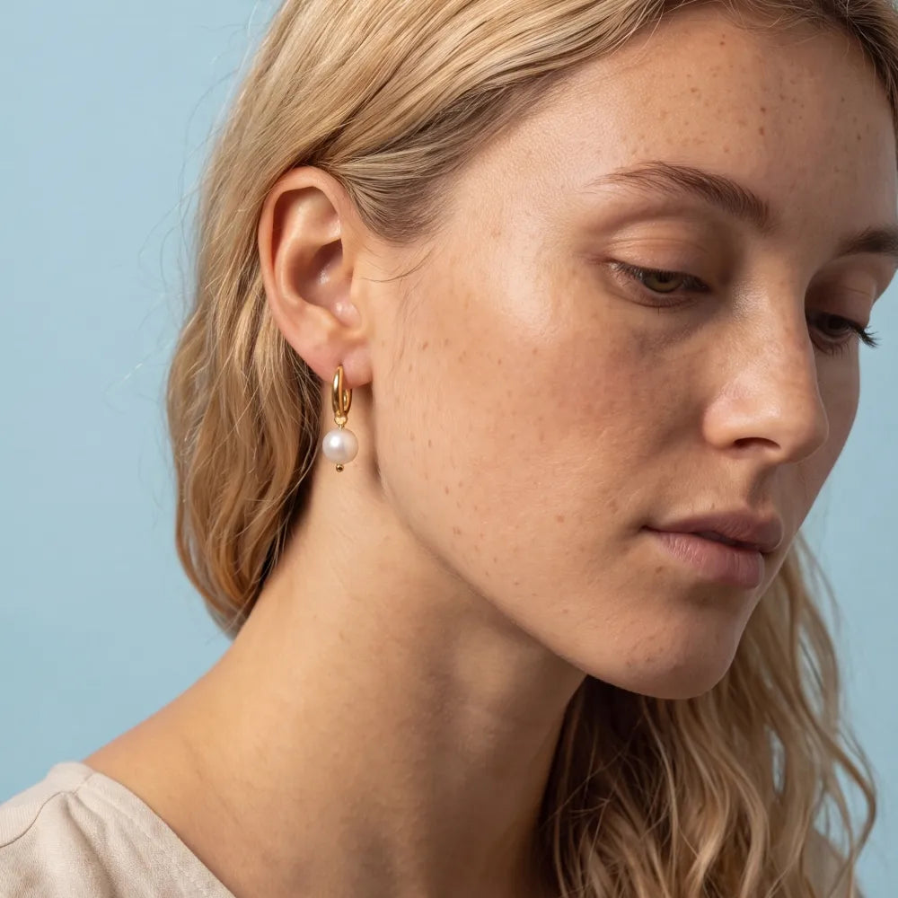 Fenasia Earrings detail