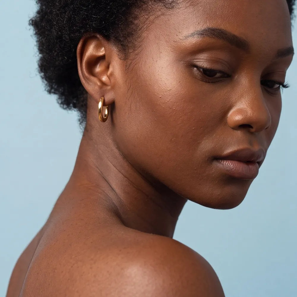 Delella Hoops on model