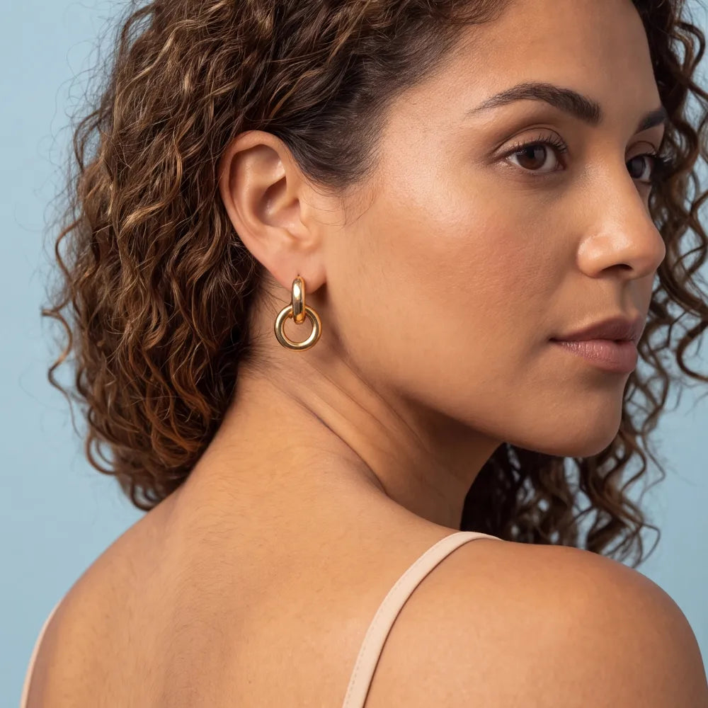 Delienne Hoops on model