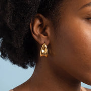Deline Hoops hero close-up