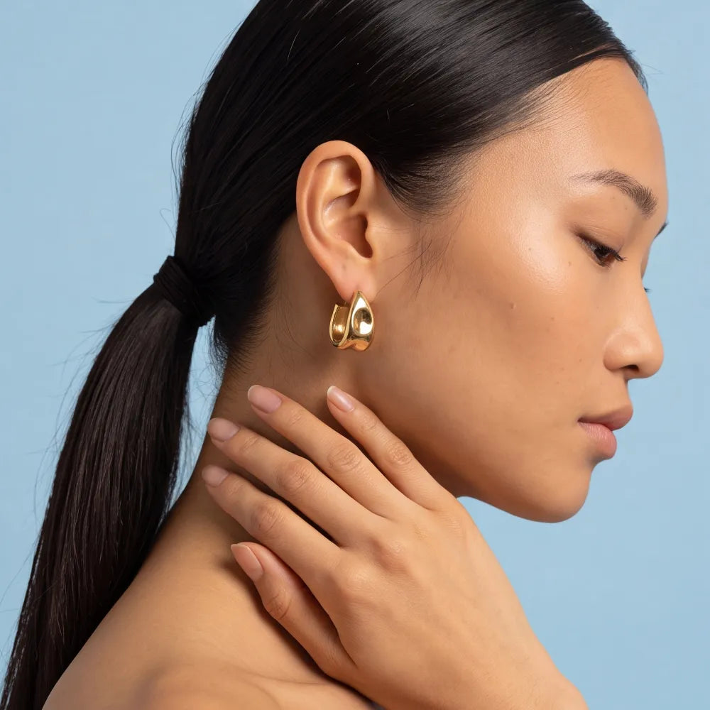 Deline Hoops on model