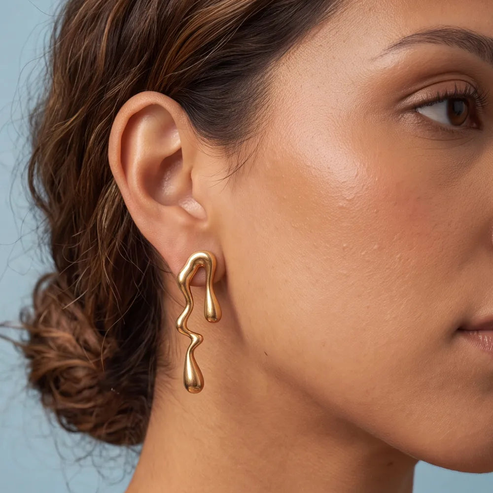 Deliva Earrings worn