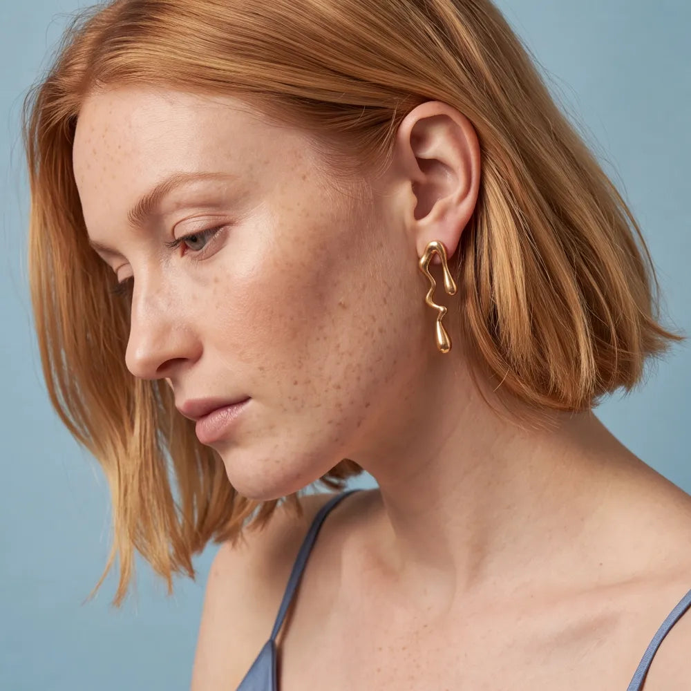 Deliva Earrings detail
