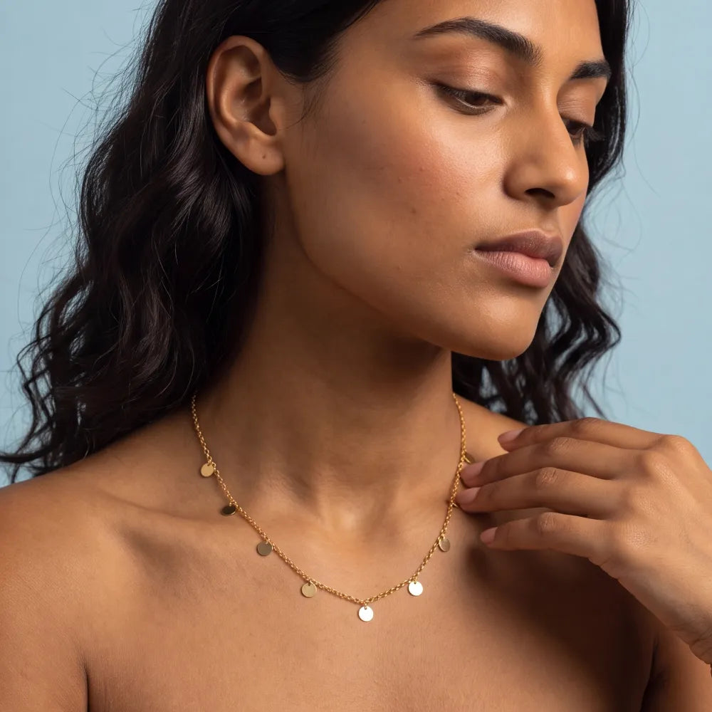 Fenolde Disc Choker worn