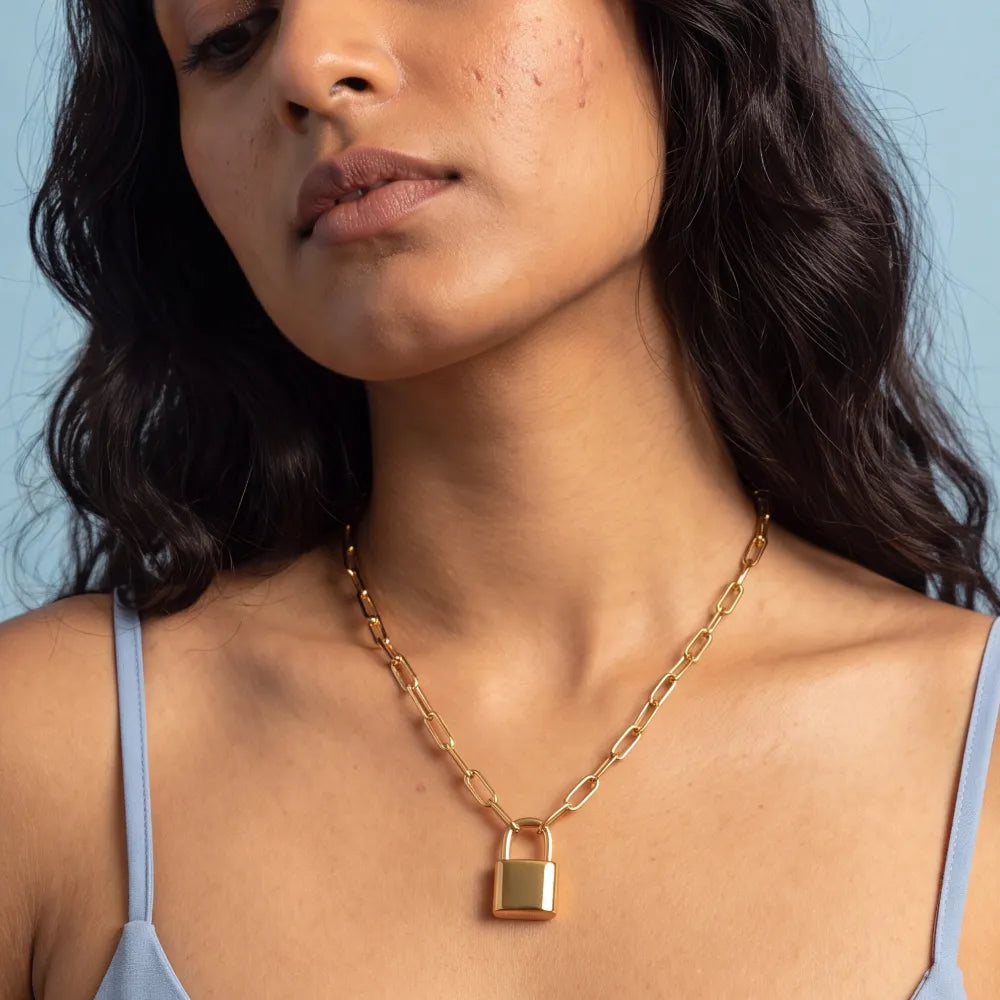 Genitha Necklace detail
