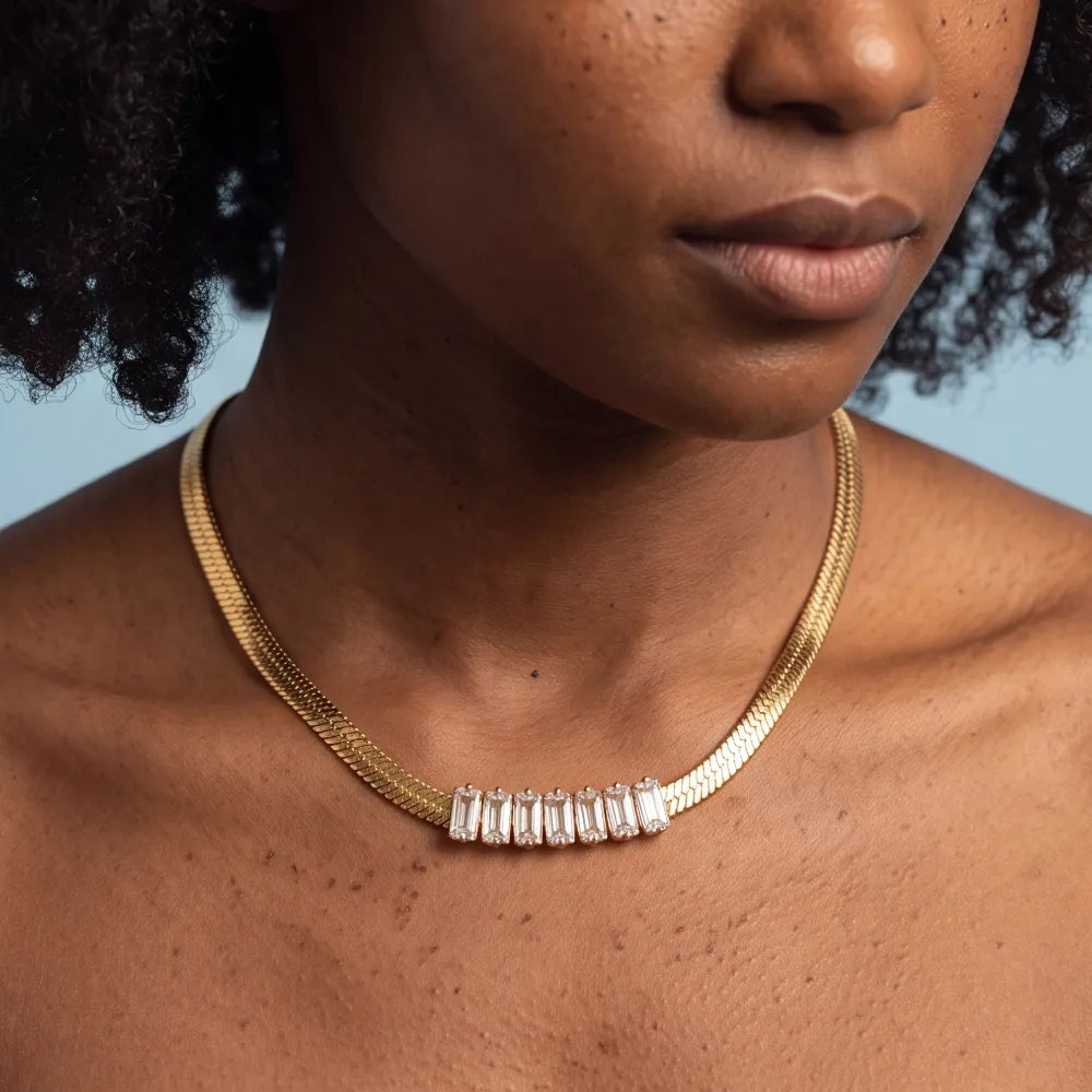 Eline Necklace hero close-up