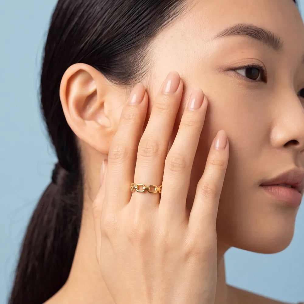Helonde Ring on model