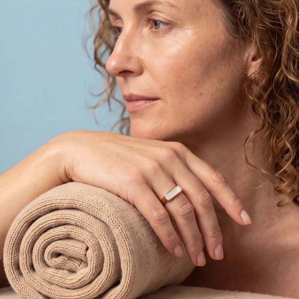 Genine Ring detail