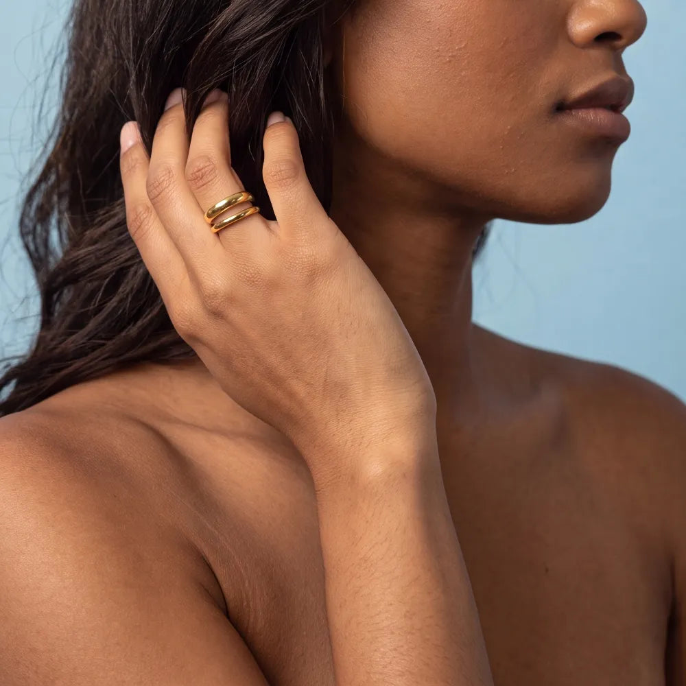 Delolde Ring on model