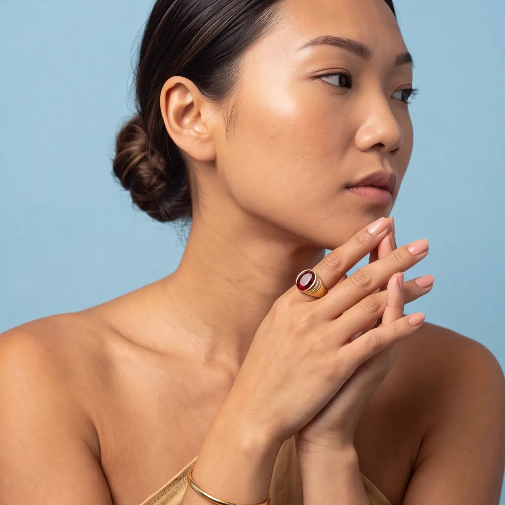 Elelle Ring worn