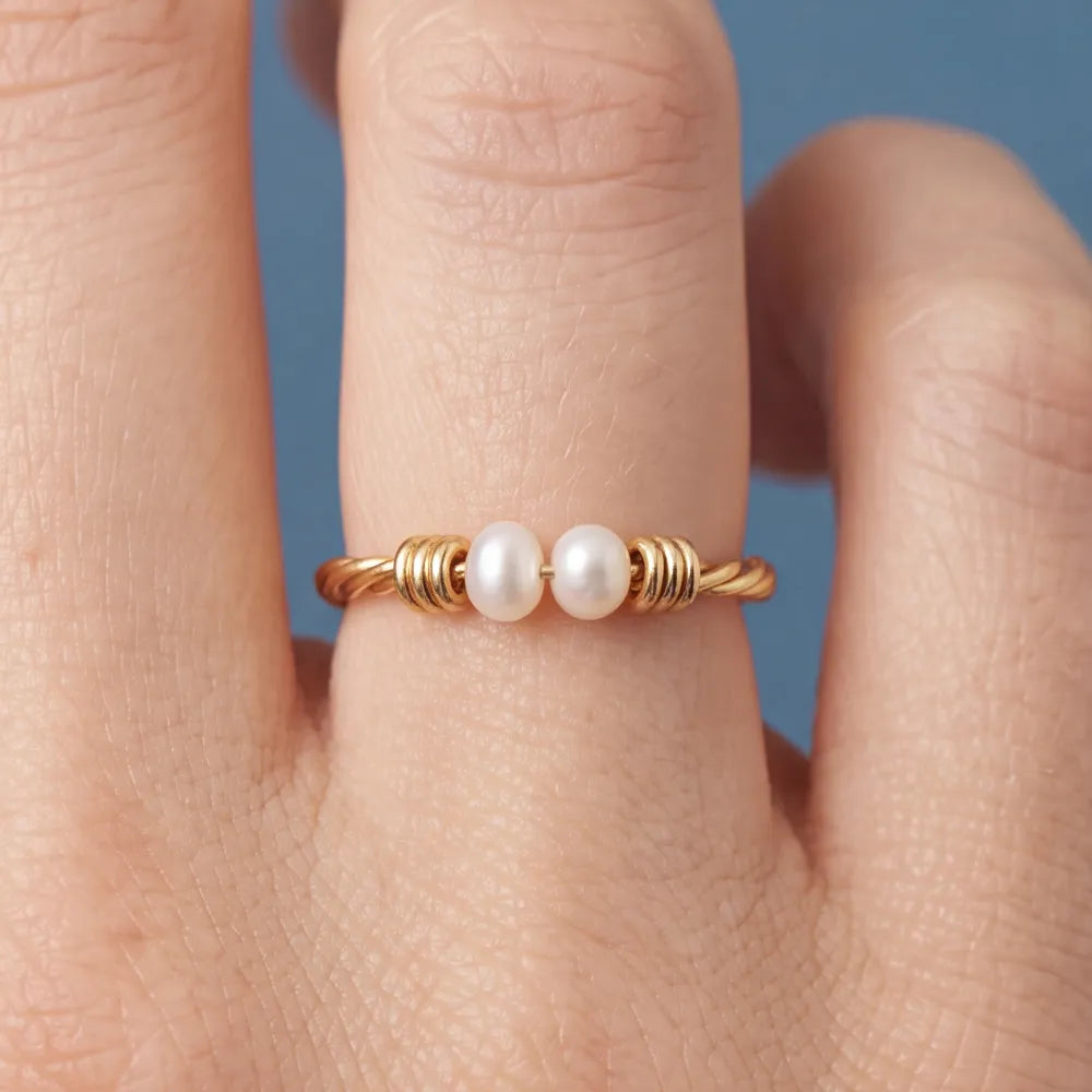 Delyne Ring hero close-up