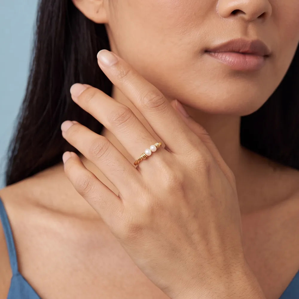 Delyne Ring worn