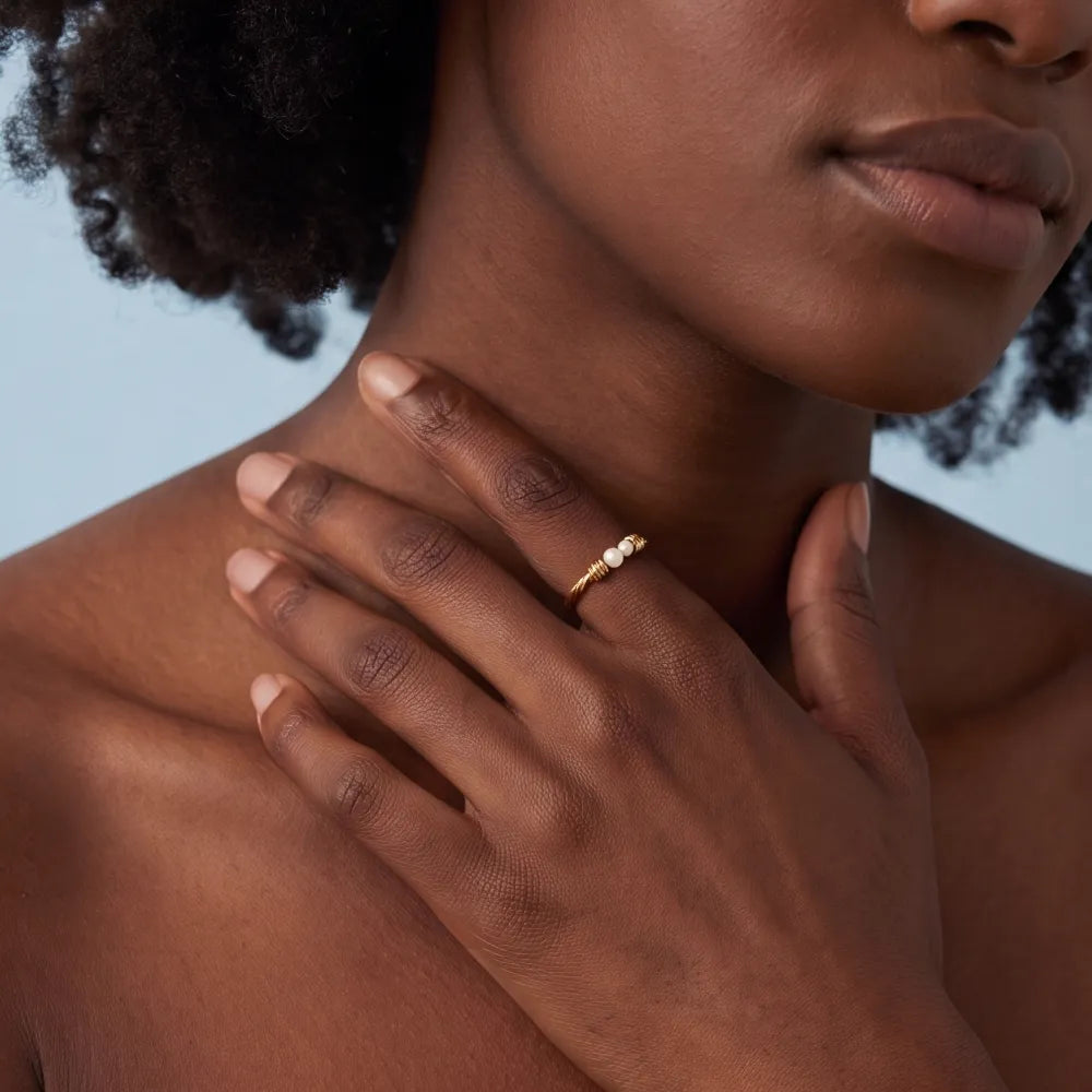 Delyne Ring detail